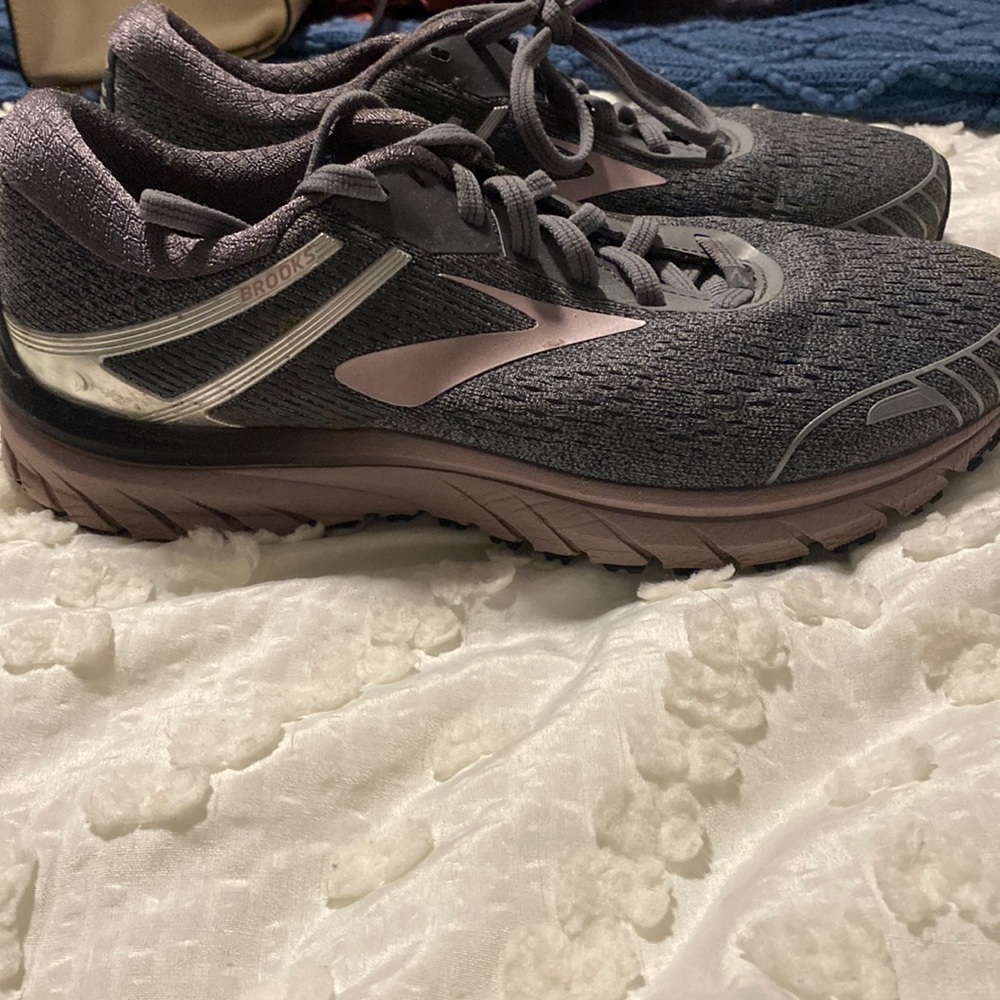 Brooks Tennis Shoes